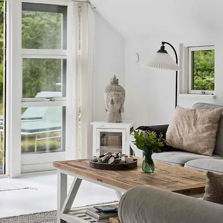 Newly Renovated Near The * Bøtø By