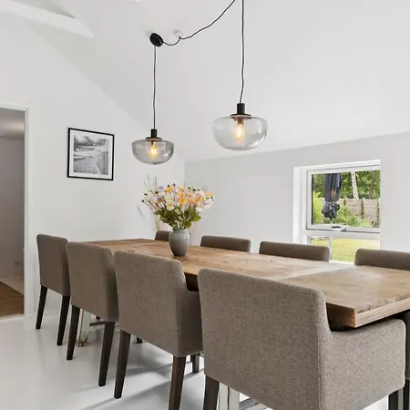 Newly Renovated Near The * Bøtø By