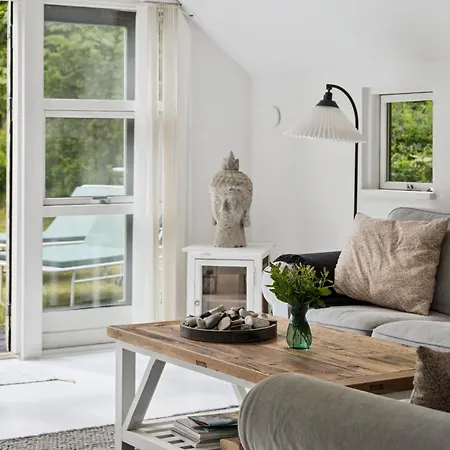 Newly Renovated Near The * Bøtø By