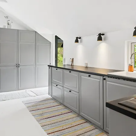 Hébergement de vacances Newly Renovated Near The Bøtø By