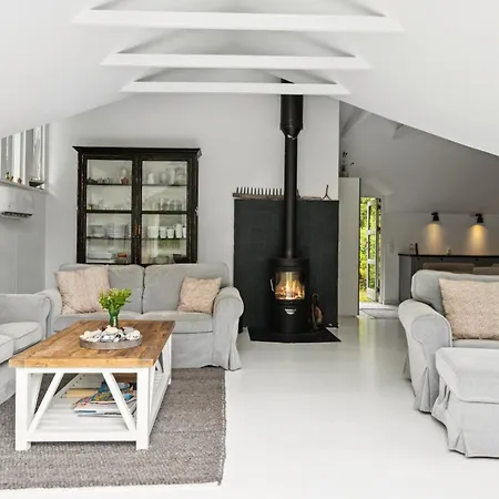 Newly Renovated Near The Bøtø By